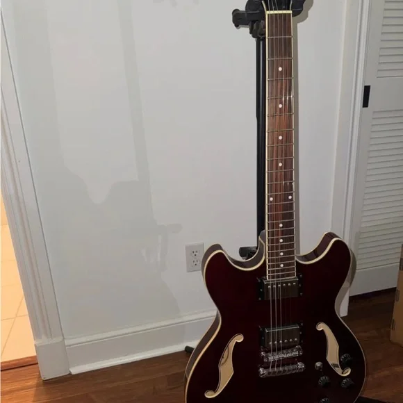 This is an Ibanez Artcore AS73 - Picture 3 of 6